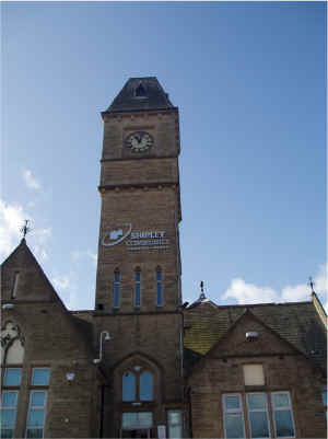 31.Woodend School clock tower - the original.jpg (113864 bytes)